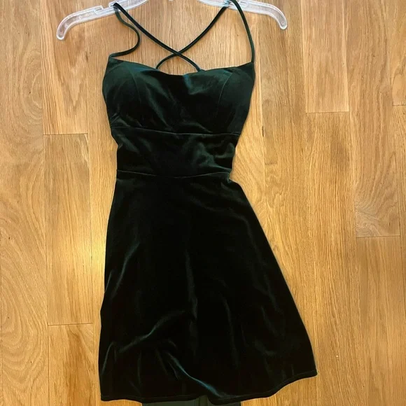 Windsor | Dresses | Windsor Velvet Green Dress | Poshmark